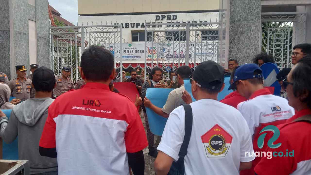 Unjuk Rasa Sidoarjo SHGB Laut 667 Hektar