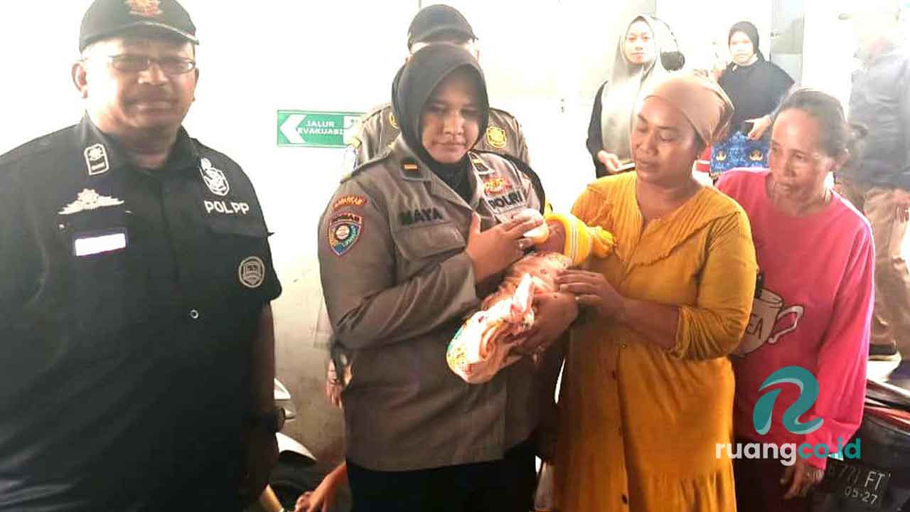 penemuan bayi di TPS