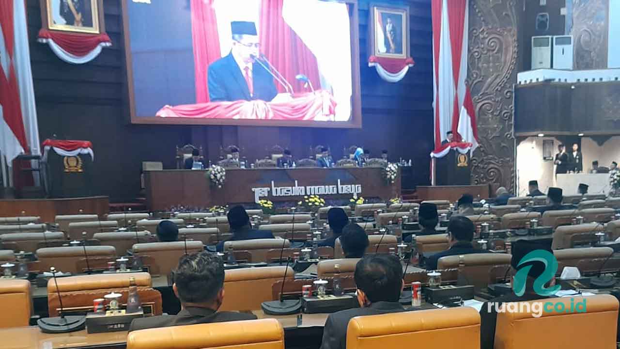 DPRD Jatim Penetapan Khofifah-Emil