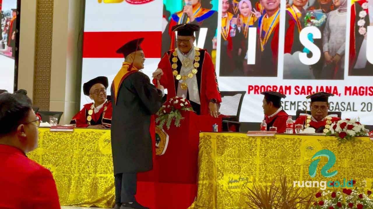 Wisuda ke-130 Untag Surabaya