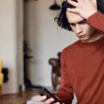 kebiasaan pakai smartphone picu anxiety