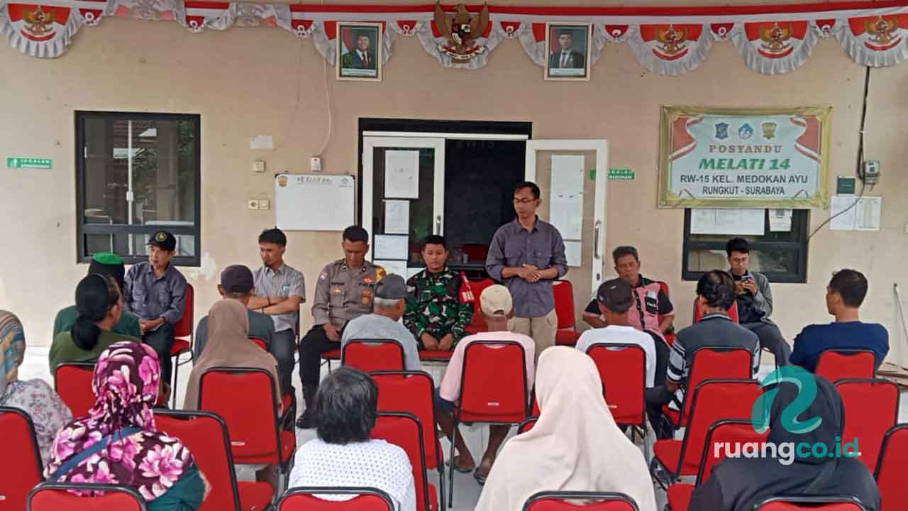 Bhakti sosial RW15 Medokan Ayu