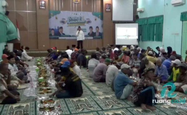 Kemenag Surabaya Makan Bareng Tukang Becak
