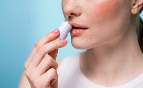 Pakai Skincare Ini Biar Bibir Tetap Lembab Sehat Saat Jalani Puasa