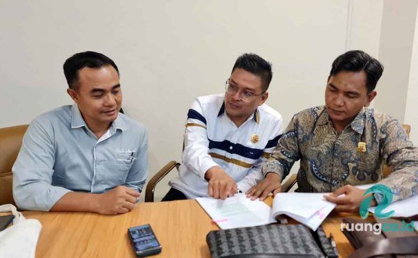 Service Charge Bale Hinggil