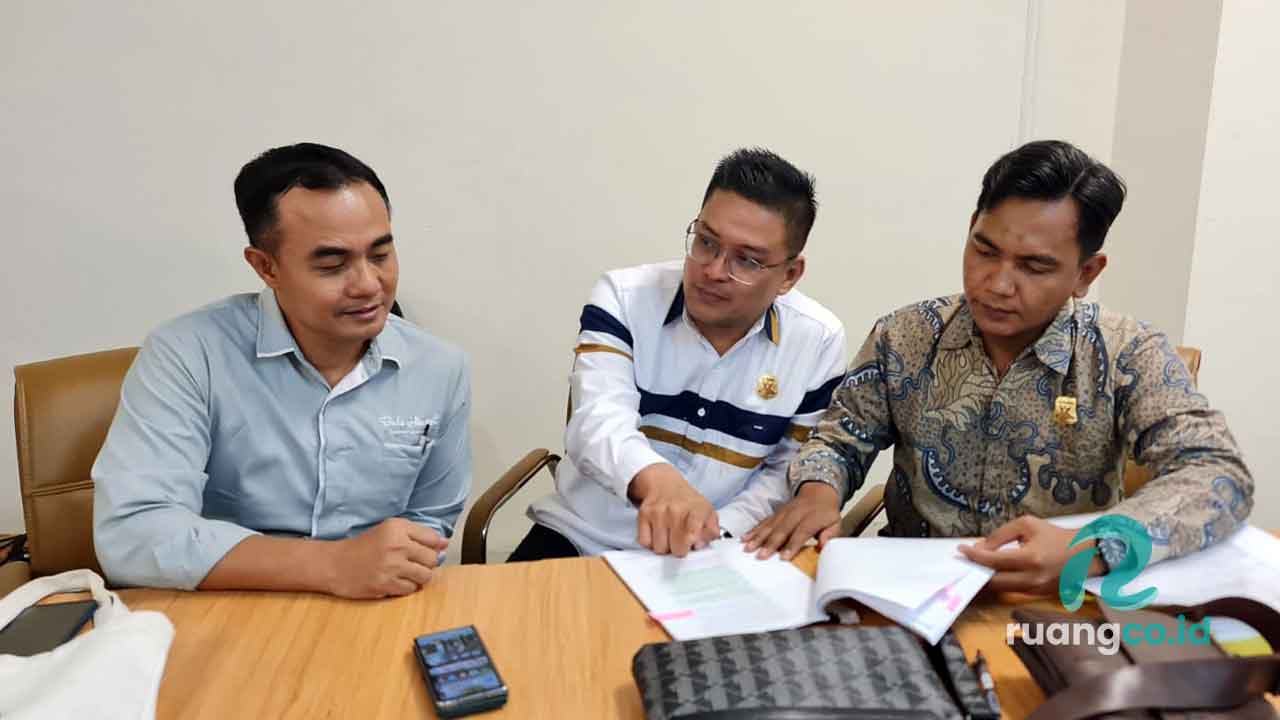 Service Charge Bale Hinggil