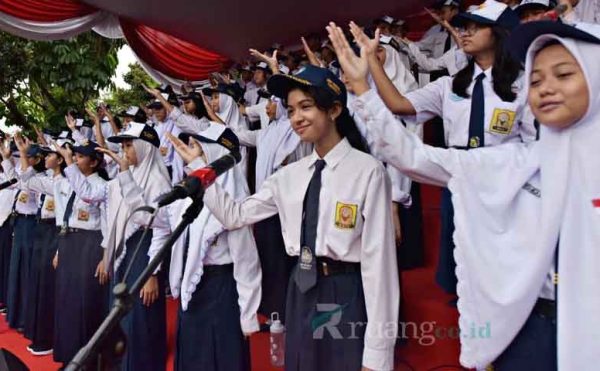 peringatan Hardiknas