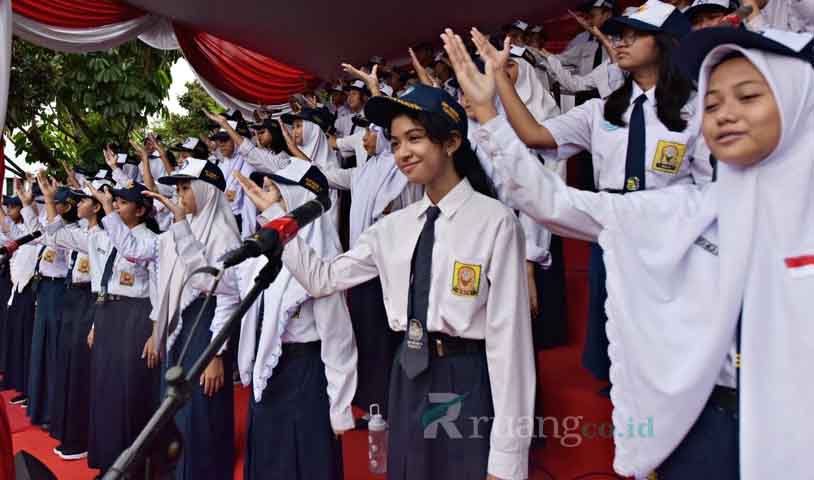 peringatan Hardiknas