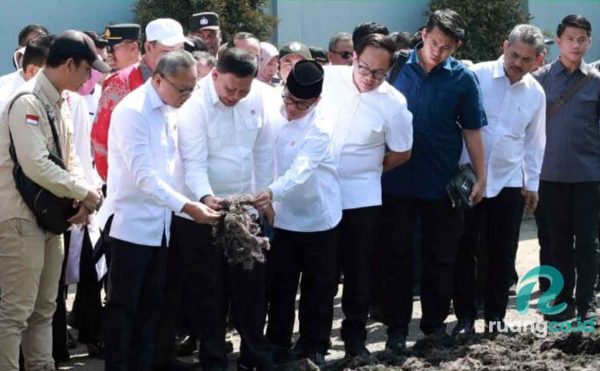 Tambak rumput laut Sidoarjo