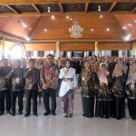 guru pendidikan karakter