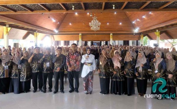 guru pendidikan karakter