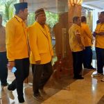 Bupati Subandi baju kuning Golkar