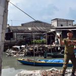 Penertiban bangunan liar Surabaya