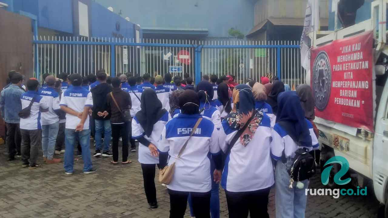 Alasan PHK massal PT Ispat Indo