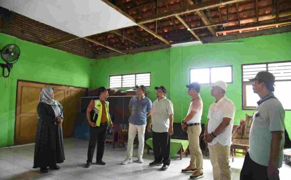 Plafon SDN 1 Sebani jebol