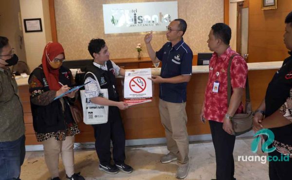 Kawasan Tanpa Rokok Surabaya