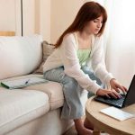 cara menghasilkan uang dari rumah