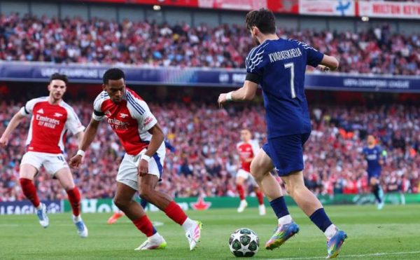 Pemain PSG Ketika berhadapan dengan Arsenal. (dok. Official PSG)