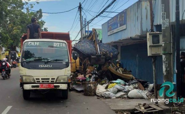 Pengelolaan sampah Surabaya