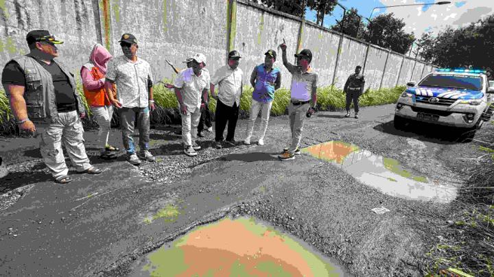 Jalan Desa Sebani Rusak