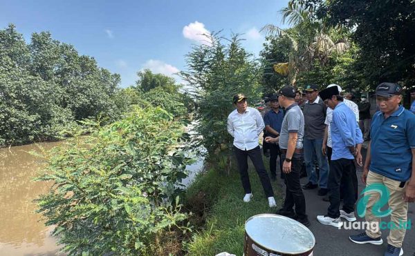 Bupati Sidoarjo Tangani Longsor