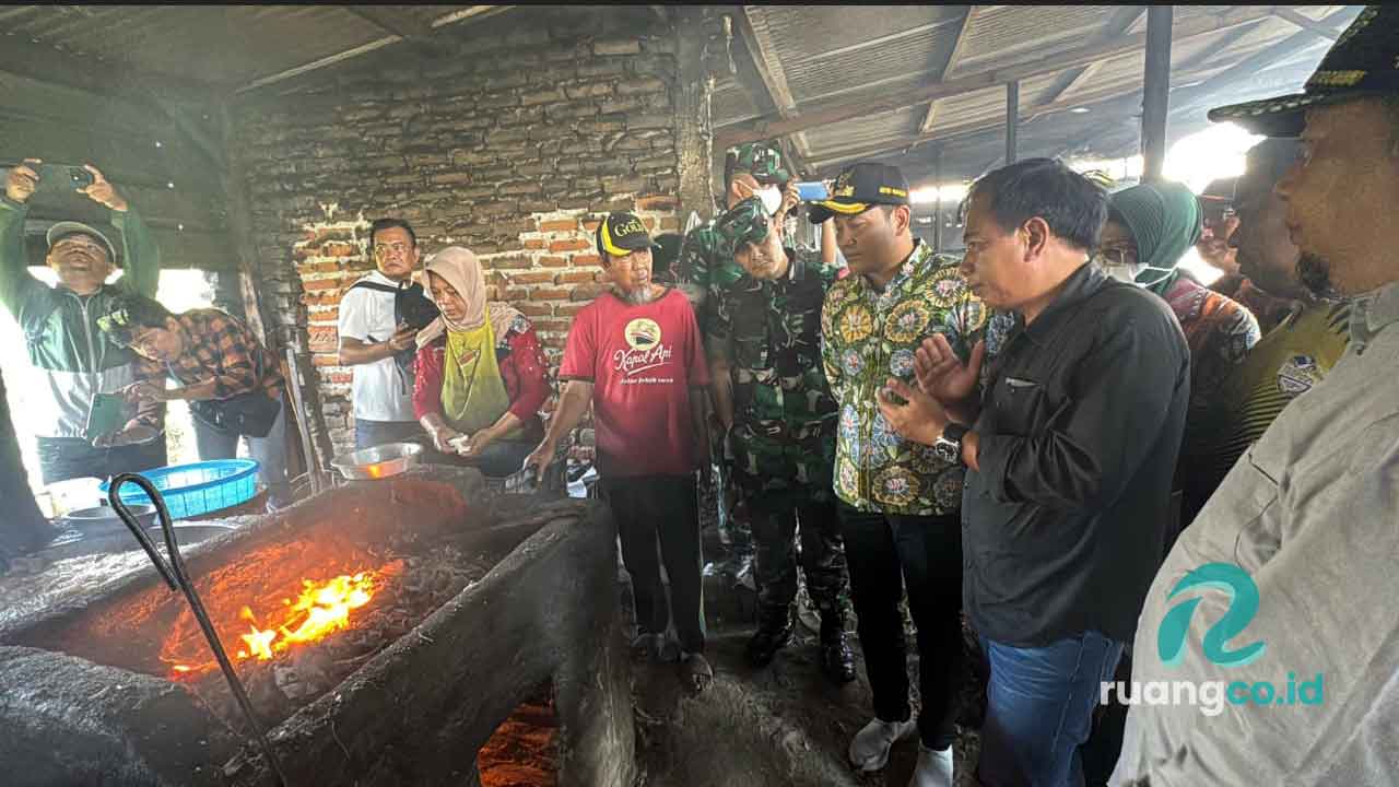 Bupati Sidoarjo Sidak Produsen Tahu