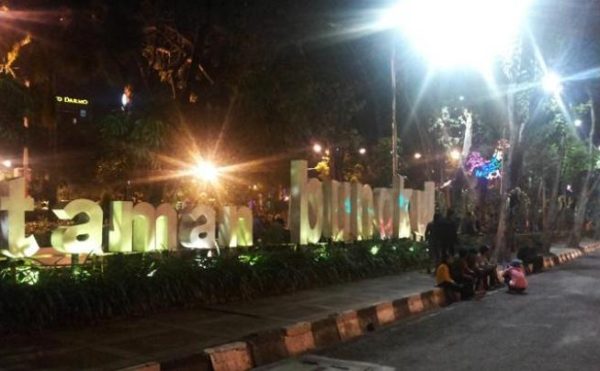 Jam Malam Anak Surabaya