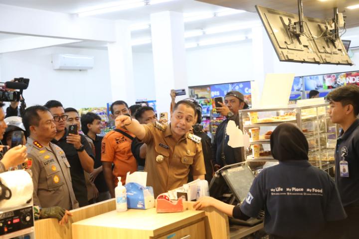 Penertiban parkir liar