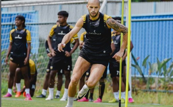 Risto Mitrevski akan bergabung dengan Persebaya Surabaya untuk musim Liga 1 2025–2026.(c) Instagram @riki_mitrevski