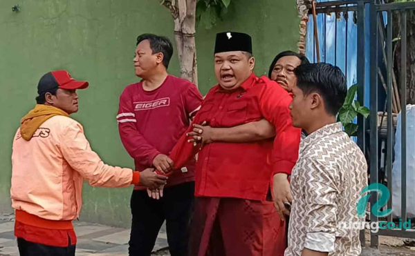 Kader PDIP Surabaya Ancam Bakar Diri