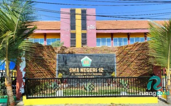 SMAN 12 Surabaya