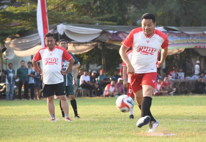 Bupati Subandi Sepak Bola
