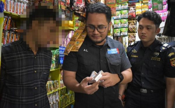 Razia Rokok Ilegal