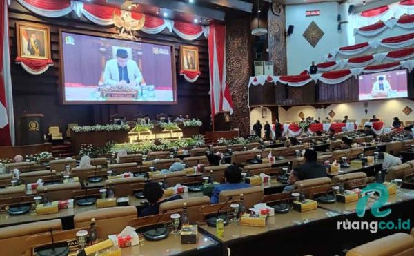 Banjir interupsi DPRD Jatim