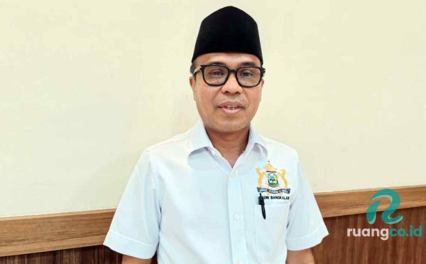 demo tuntut gubernur mundur,