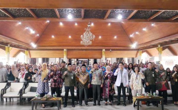 Bupati Subandi Honor Kader