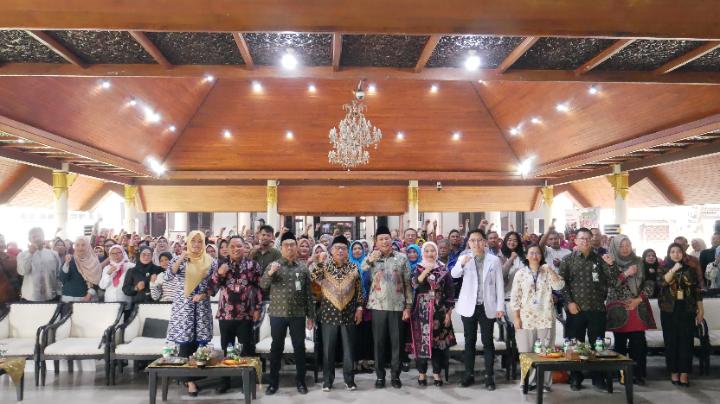 Bupati Subandi Honor Kader