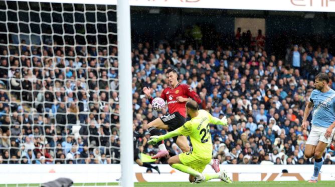 Aksi Pemain Manchester City Saat mengalahkan Manchester United di Etihad Stadium. (c) Official ManUtd