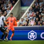 Marcus Rashford Beraksi bersama Barcelona di Liga Champions. (c) Official Barcelona