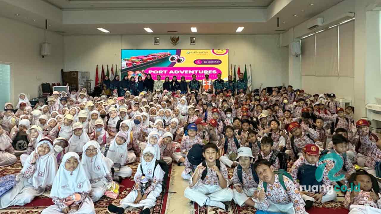 kunjungan siswa SD ke pelabuhan