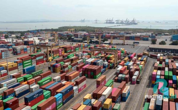 pertumbuhan arus peti kemas