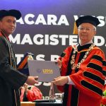 Wisuda UPH Surabaya