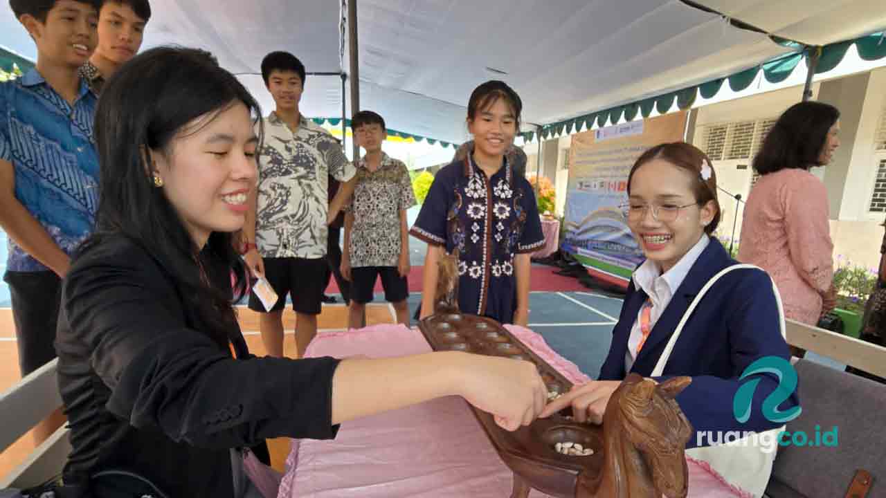 belajar budaya Indonesia