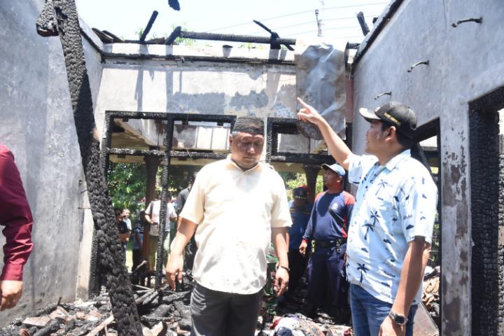 Rumah ludes terbakar