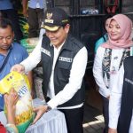 Pasar murah di Gedangan