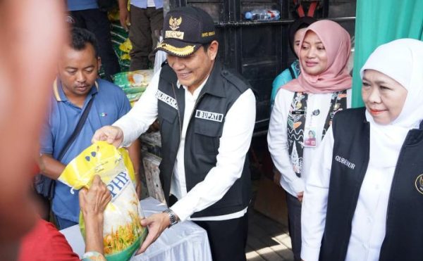 Pasar murah di Gedangan