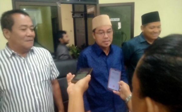 DPRD Pembongkaran Tembok