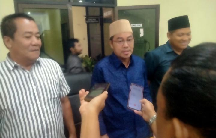 DPRD Pembongkaran Tembok