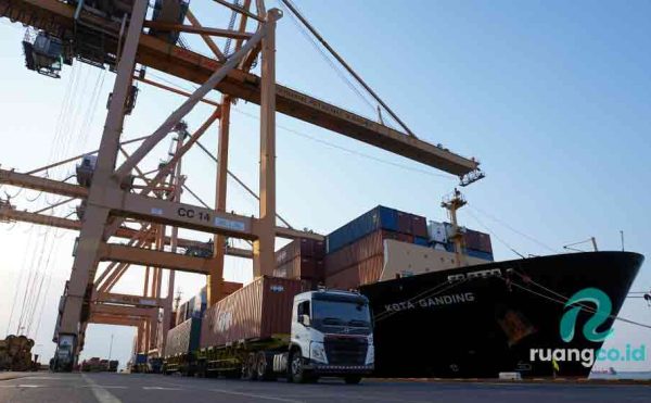 pertumbuhan ekspor peti kemas