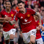 Sesko merayakan gol saat Manchester United menang 2-0 atas Sunderland di Old Trafford. (c)officialManUtd